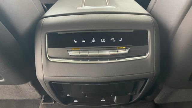 Used 2022 Cadillac Escalade ESV Premium Luxury image 48