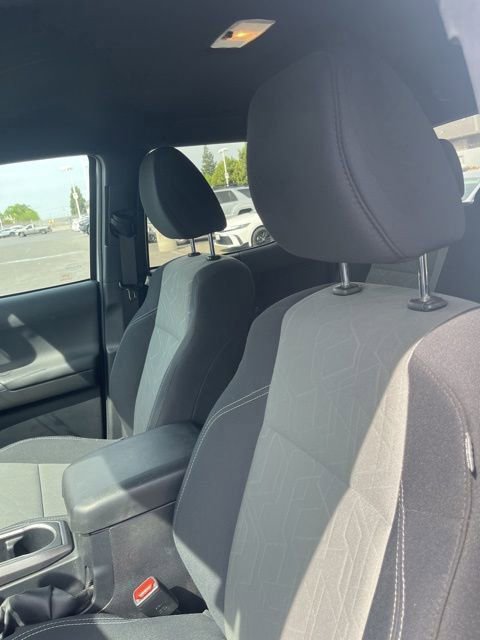 Used 2020 Toyota Tacoma TRD Off-Road w/ Technology Package image 11