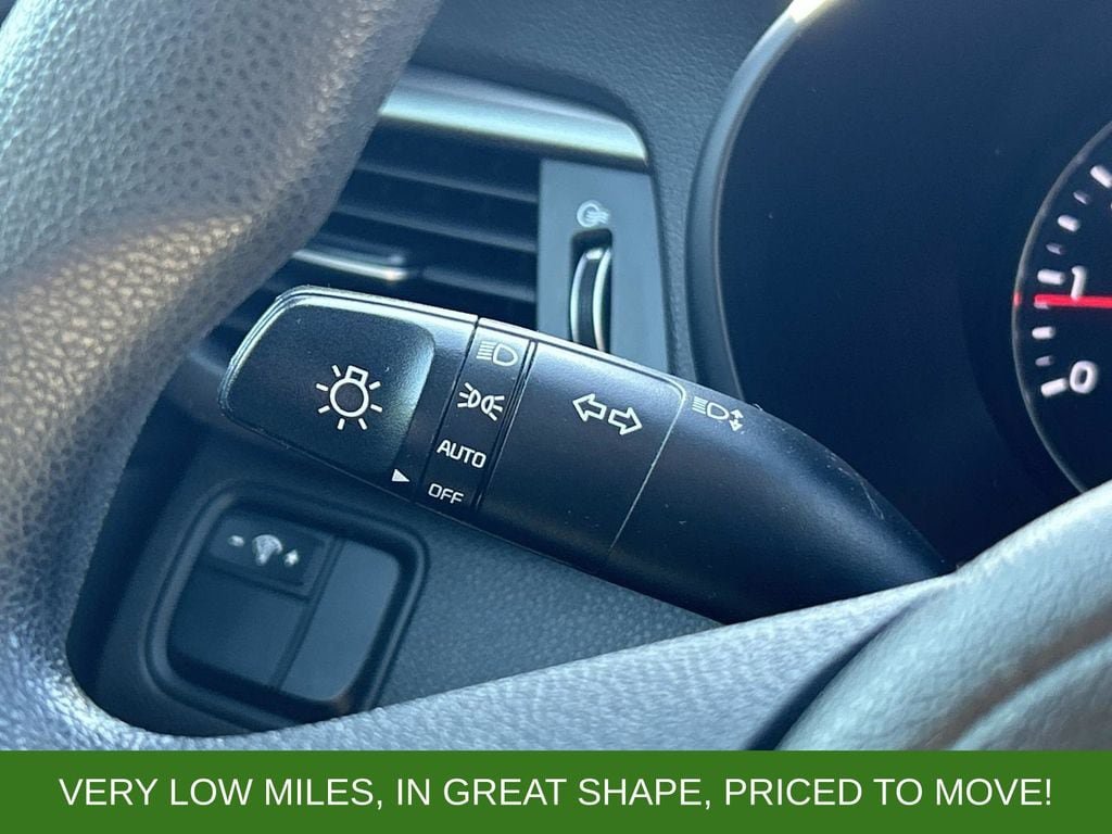 Used 2017 Kia Optima LX FWD image 29