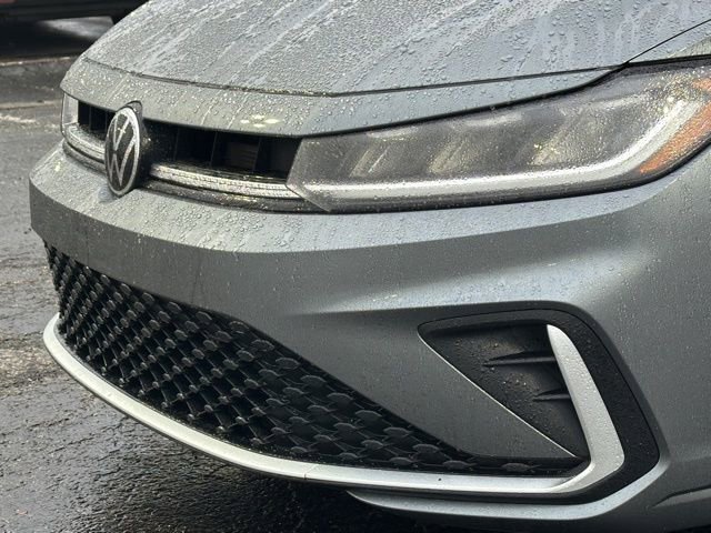 Used 2025 Volkswagen Jetta SE image 8