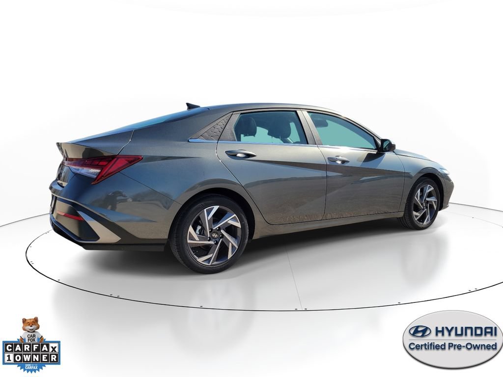Used 2025 Hyundai Elantra SEL FWD image 4