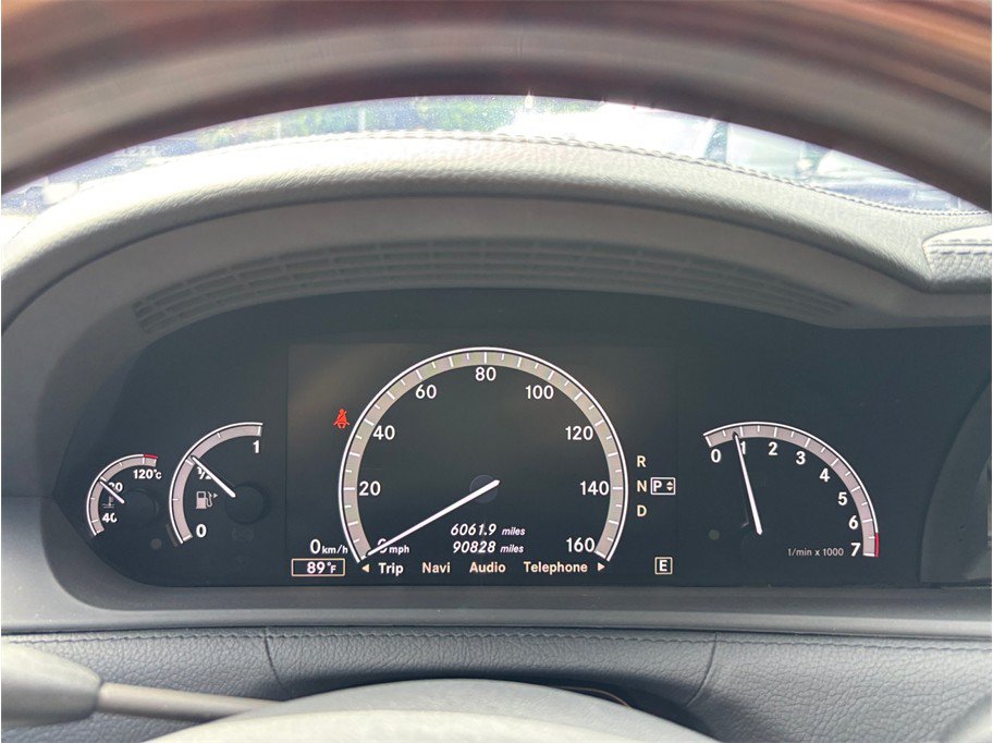Used 2012 Mercedes-Benz CL 550 4MATIC image 26