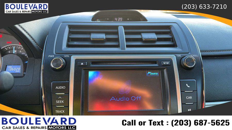 Used 2012 Toyota Camry L image 25