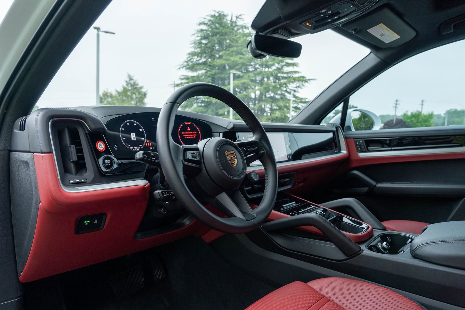 Certified 2024 Porsche Cayenne AWD/4WD image 4