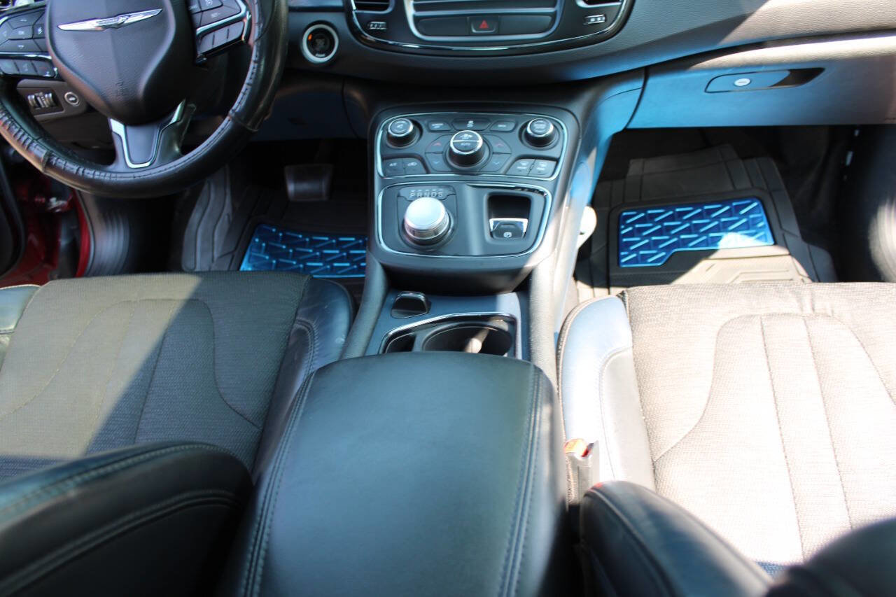 Used 2015 Chrysler 200 S w/ Comfort Group image 12