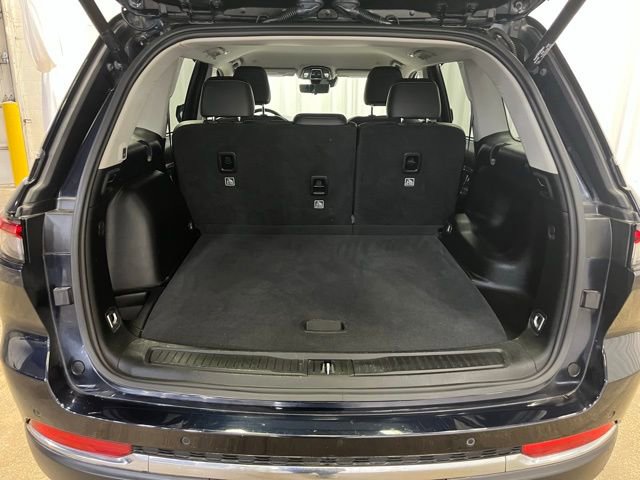 Used 2023 Jeep Grand Cherokee Limited w/ Luxury Tech Group II image 11