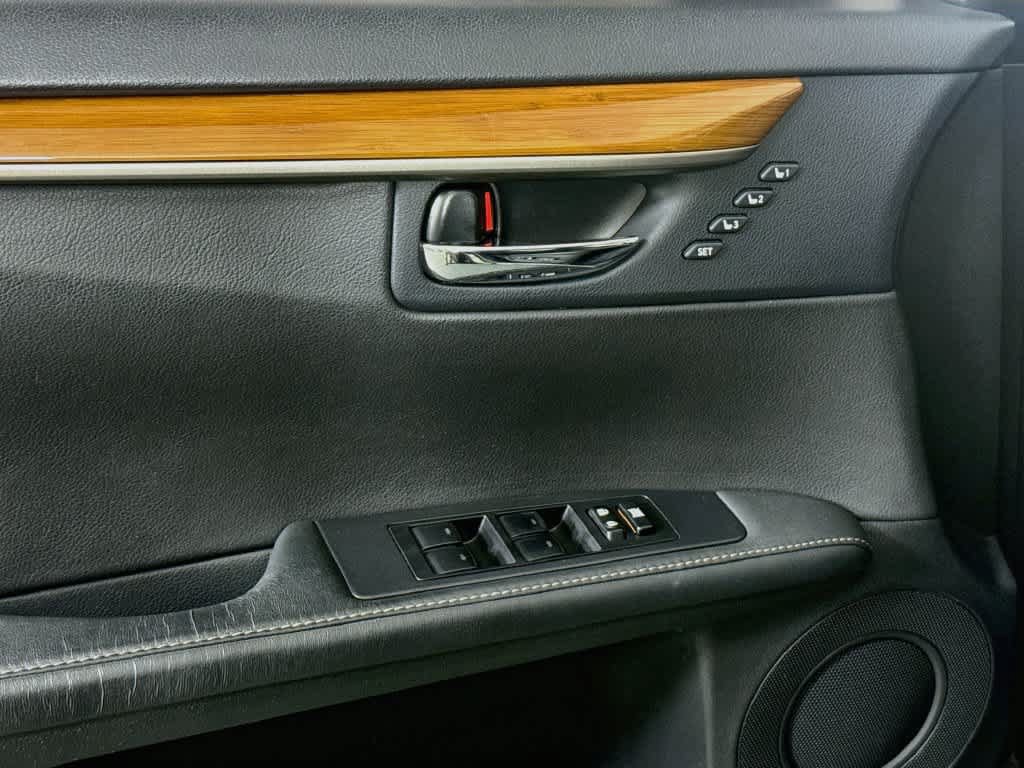 Used 2015 Lexus ES 300h w/ Navigation System Package FWD image 19