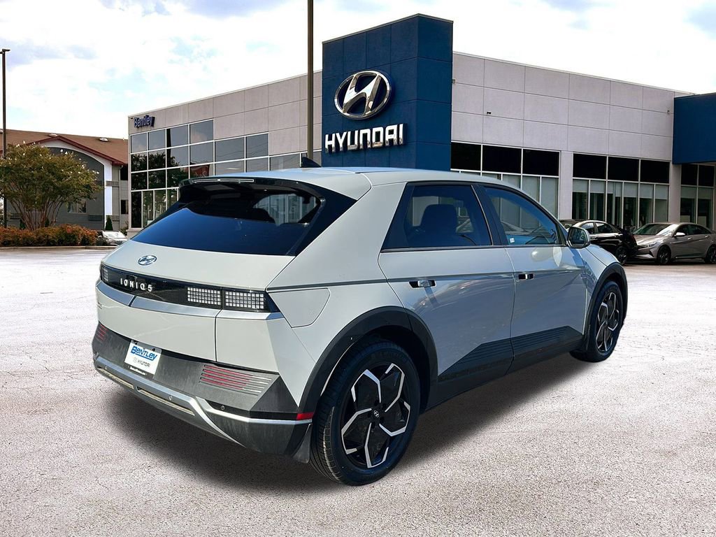 Certified 2023 Hyundai Ioniq 5 SE w/ Cargo Package image 5