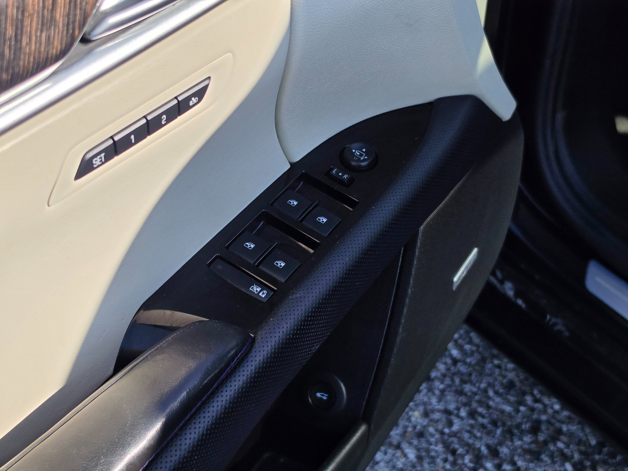 Used 2015 Cadillac XTS Platinum AWD/4WD image 18