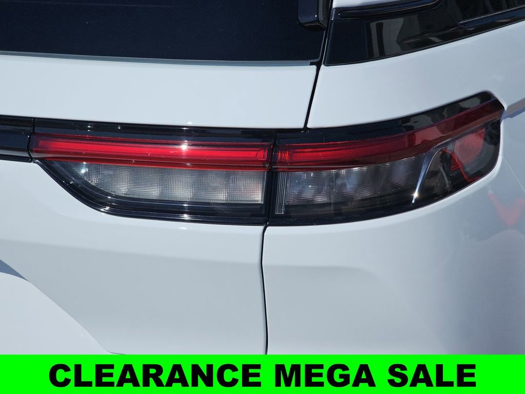 New 2025 Jeep Grand Cherokee Altitude image 41