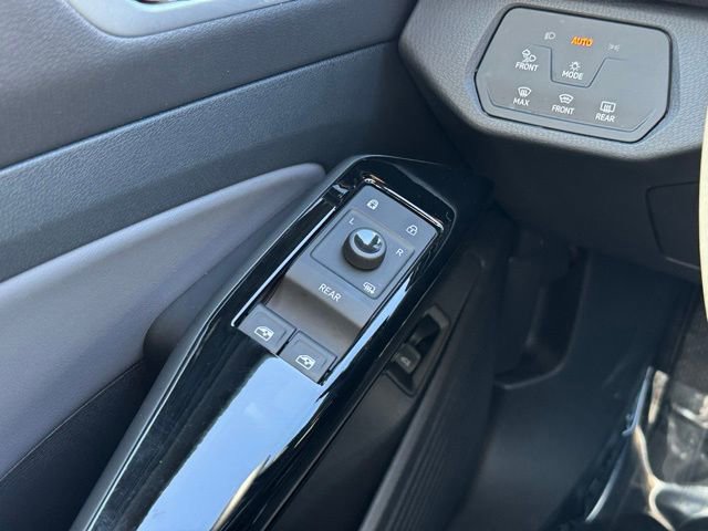 Used 2024 Volkswagen ID.4 Pro S image 27