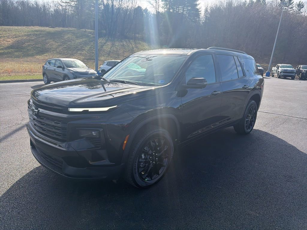 New 2026 Chevrolet Traverse LT w/ Midnight/Sport Edition image 3