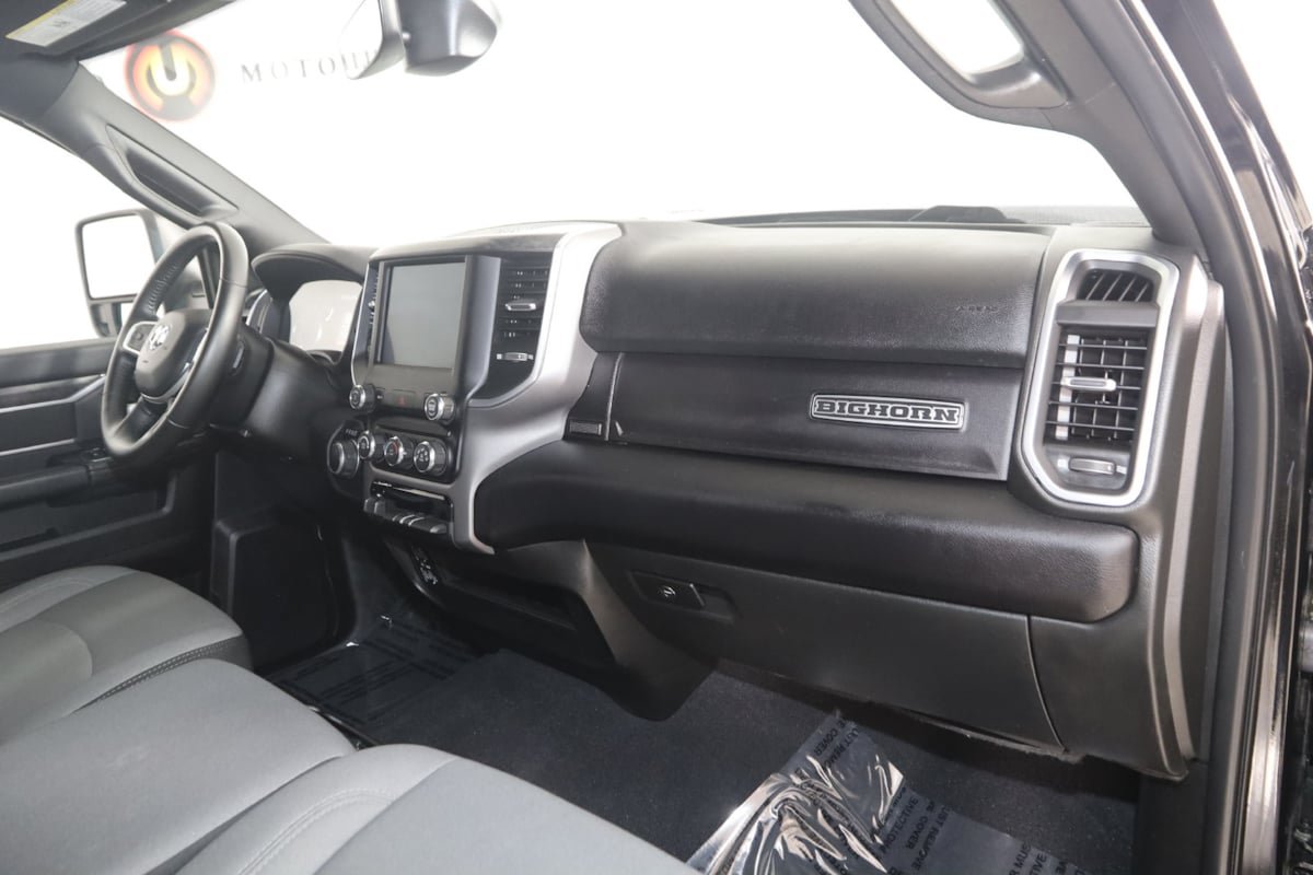 Used 2024 RAM 2500 Big Horn AWD/4WD image 32