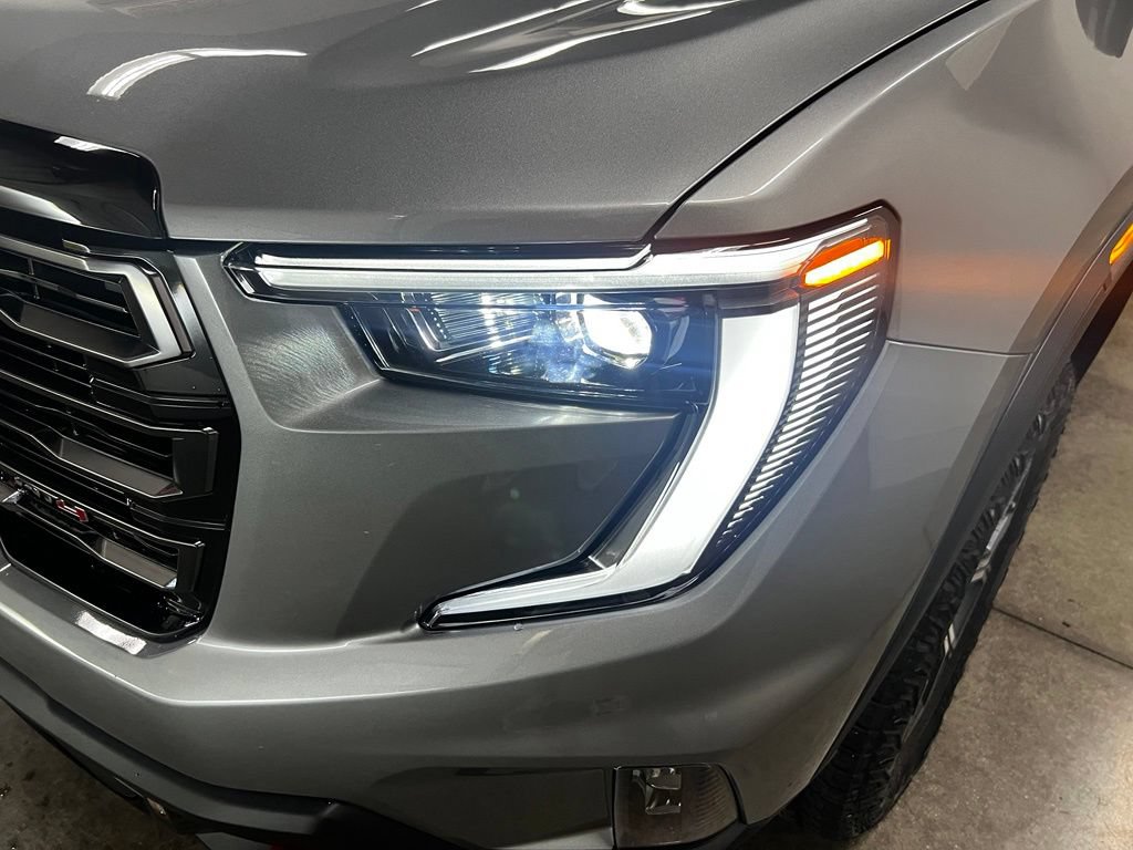 New 2026 GMC Acadia AT4 w/ Luxury Package AWD/4WD image 10