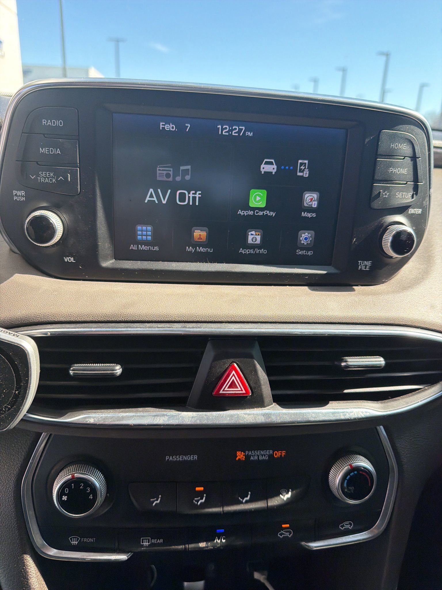 Used 2019 Hyundai Santa Fe SE image 9