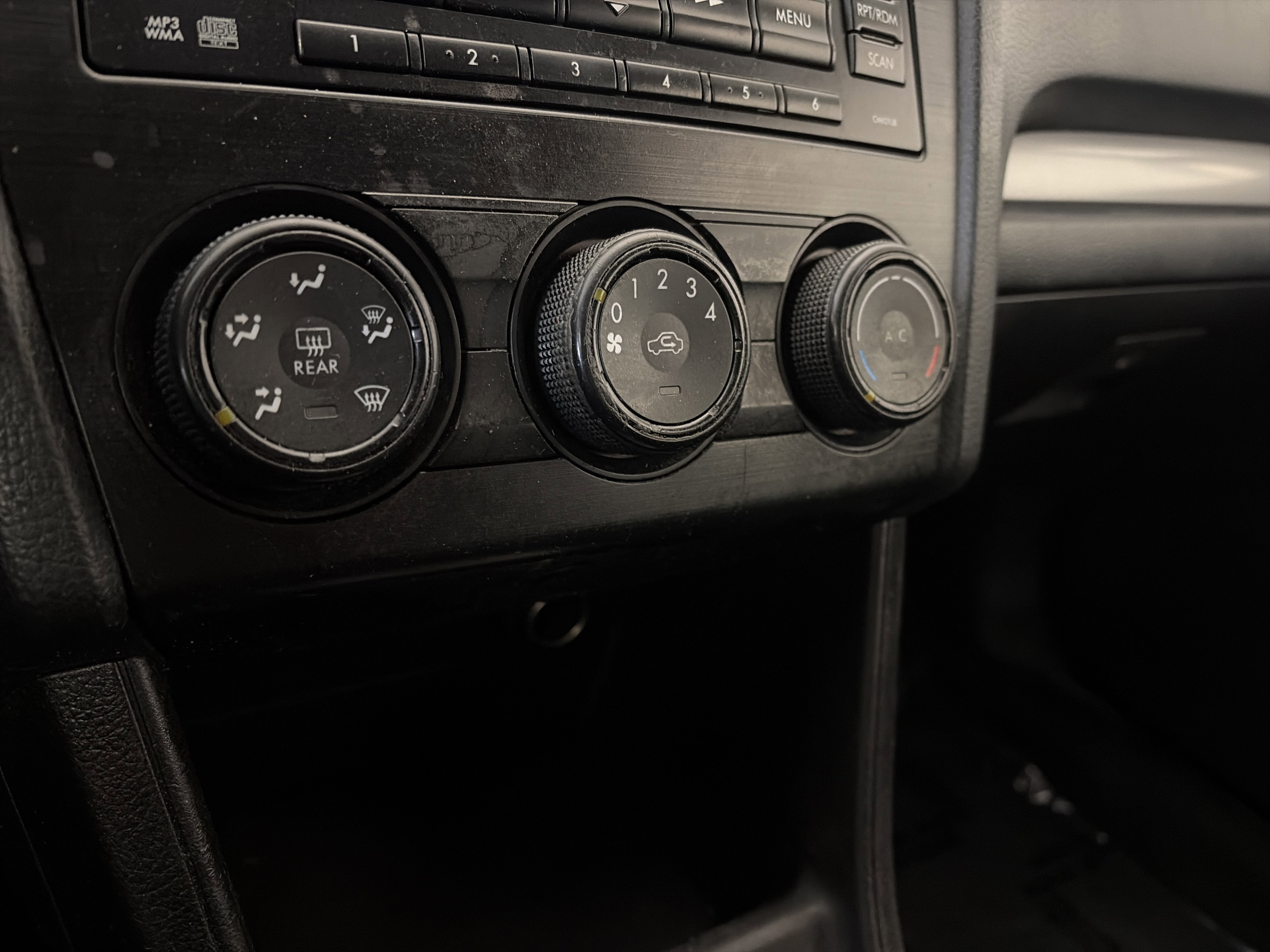 Used 2014 Subaru Crosstrek 2.0i Premium image 18