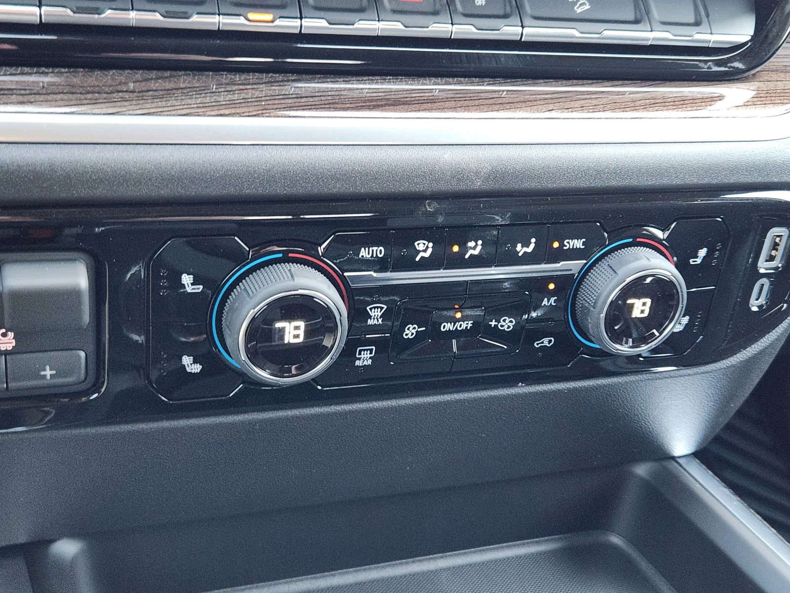 New 2026 Chevrolet Silverado 2500 LT w/ Z71 Chrome Sport Edition image 19