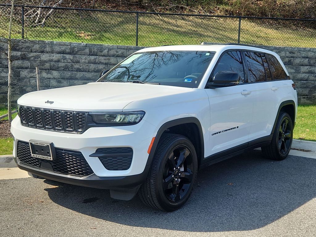 Used 2024 Jeep Grand Cherokee Altitude
