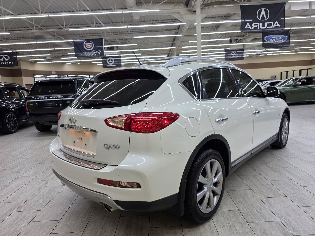 Used 2017 INFINITI QX50 2WD w/ Premium Plus Package image 6