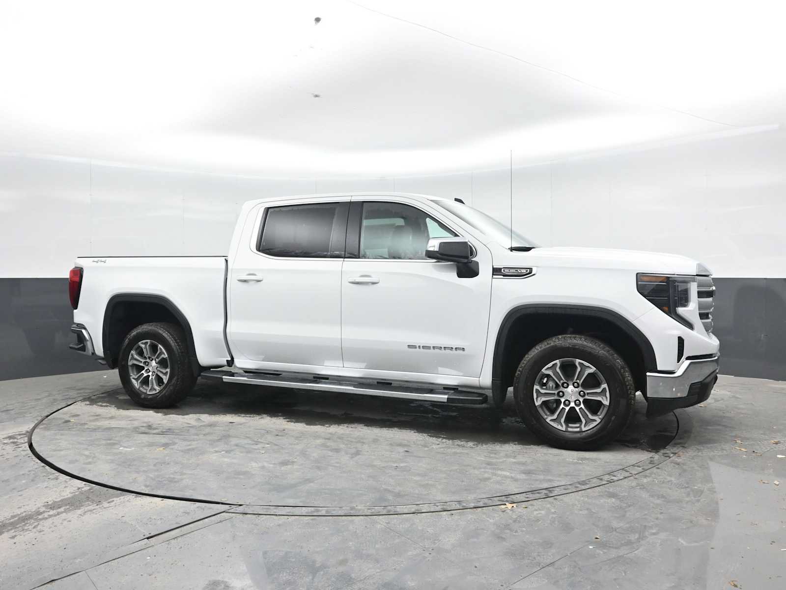 New 2026 GMC Sierra 1500 SLE w/ Preferred Package AWD/4WD image 8