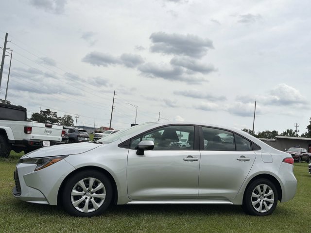 Used 2024 Toyota Corolla LE FWD image 11