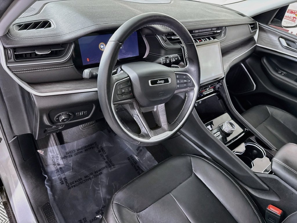 Used 2022 Jeep Grand Cherokee L Limited AWD/4WD image 20