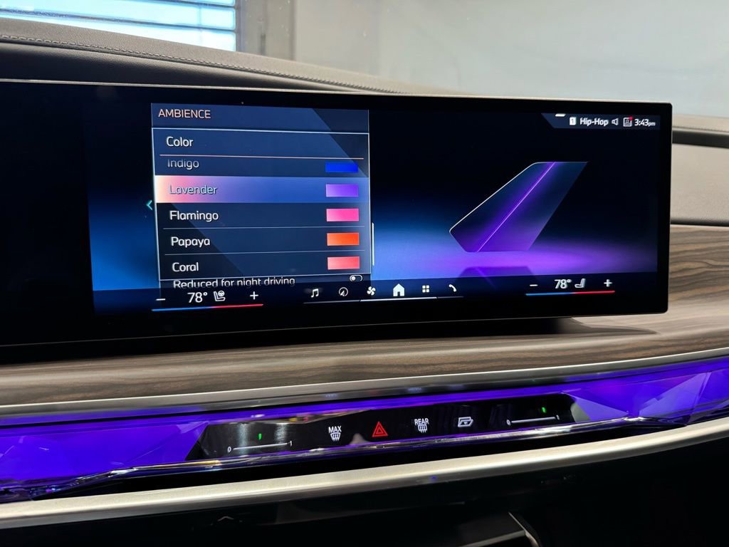 Used 2025 BMW 760i xDrive image 28