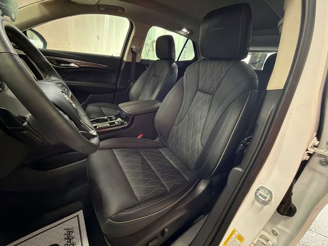 Used 2022 Buick Envision Avenir w/ Technology Package II image 11