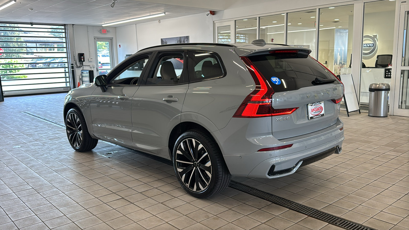 Used 2026 Volvo XC60 B5 Ultra AWD/4WD image 7