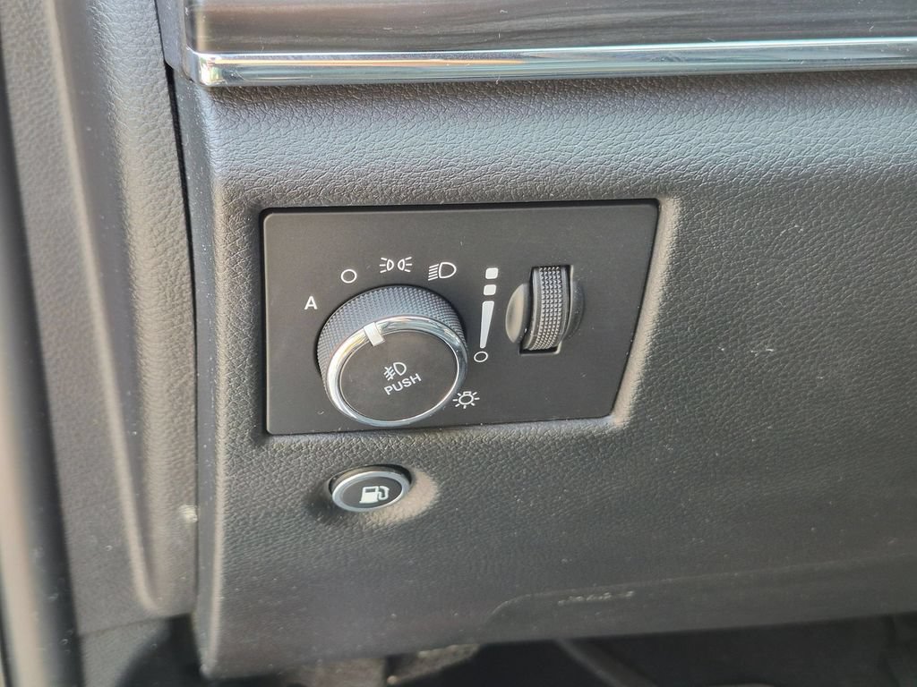 Certified 2020 Jeep Grand Cherokee Limited AWD/4WD image 16