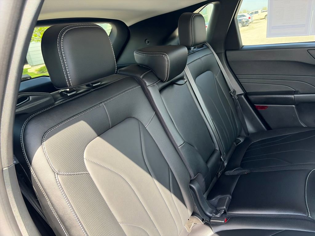 Used 2025 Ford Escape Platinum w/ Premium Technology Package FWD image 35