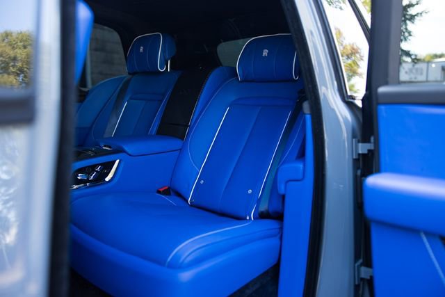 Used 2022 Rolls-Royce Cullinan Black Badge image 9