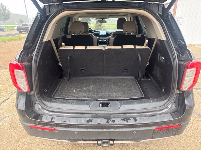 Used 2020 Ford Explorer XLT w/ Equipment Group 202A AWD/4WD image 18
