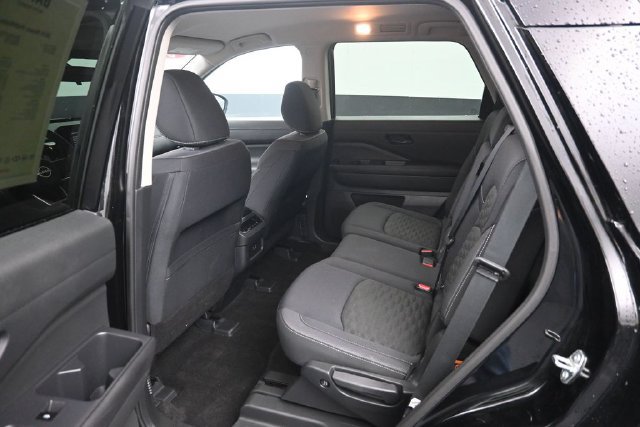 Used 2024 Nissan Pathfinder SV AWD/4WD image 10