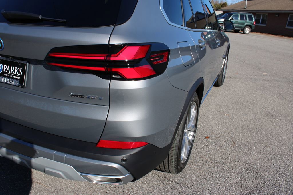 New 2026 BMW X5 xDrive50e w/ Climate Comfort Package image 45