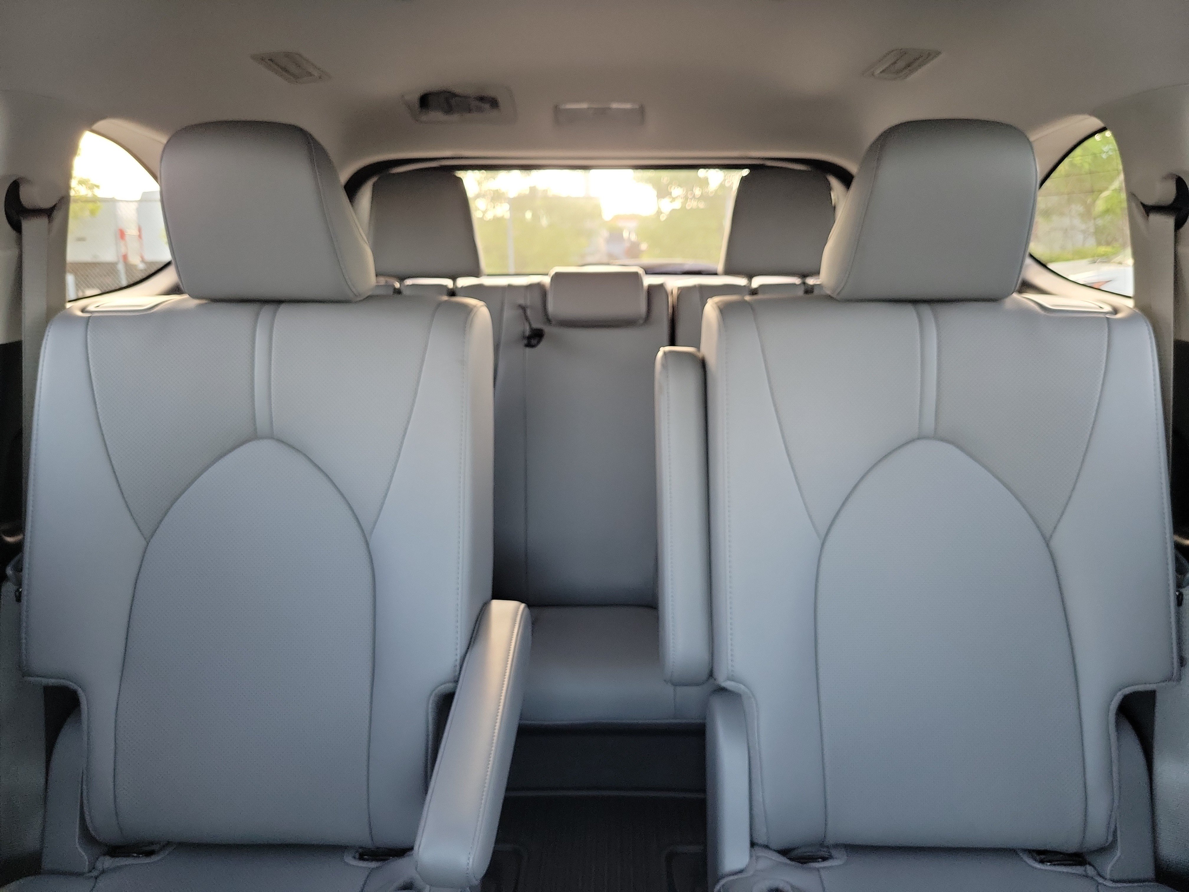 Used 2025 Toyota Highlander Limited FWD image 20