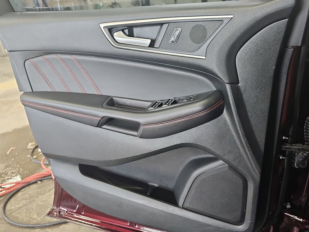 Used 2022 Ford Edge ST-Line AWD/4WD image 26