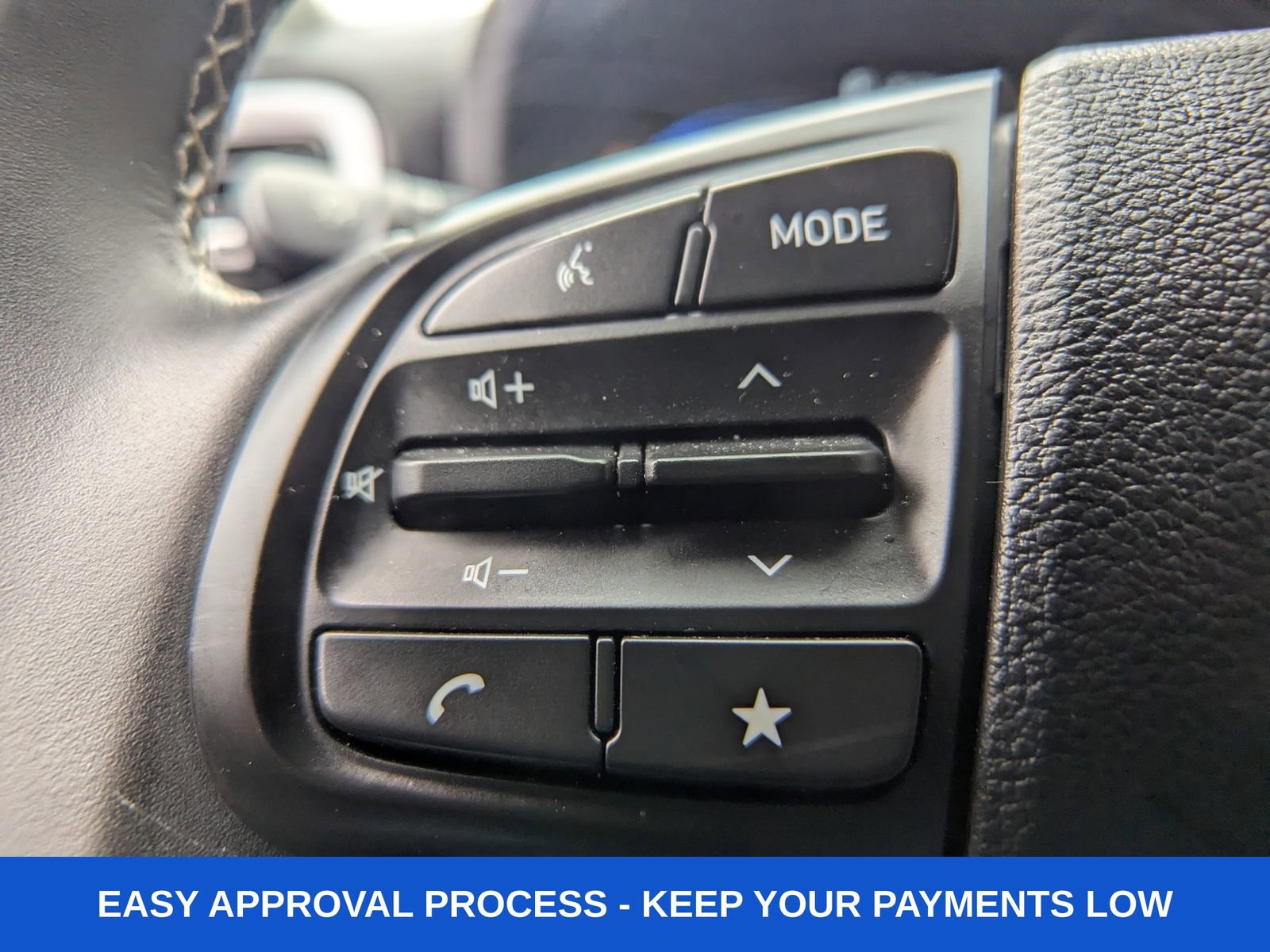 Used 2025 Hyundai Venue Limited image 31