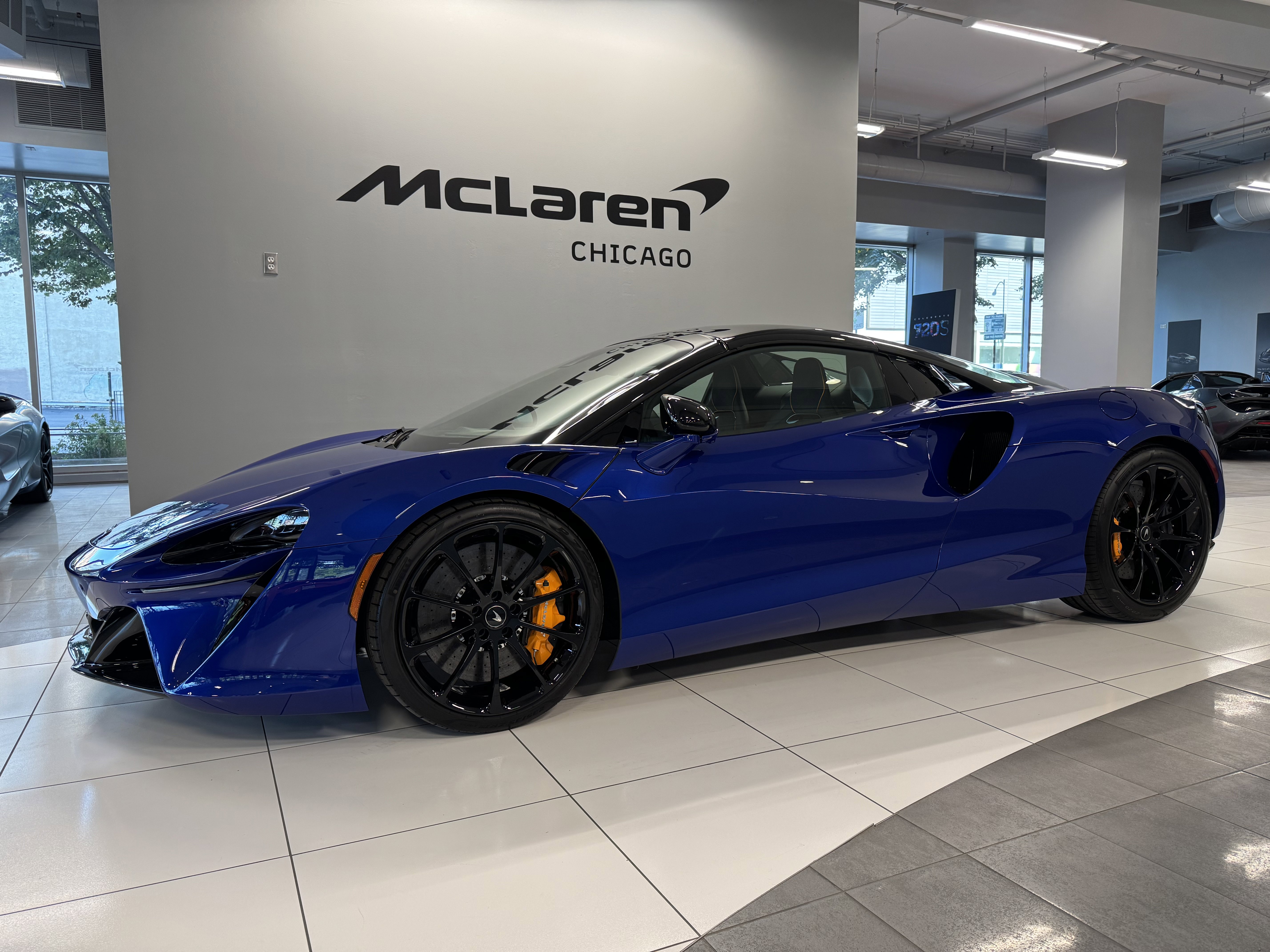 New 2026 McLaren Artura Spider image 1