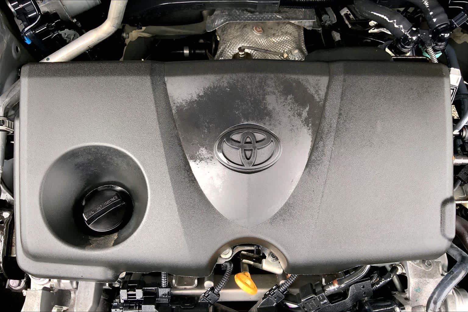 Used 2024 Toyota RAV4 XLE FWD image 31