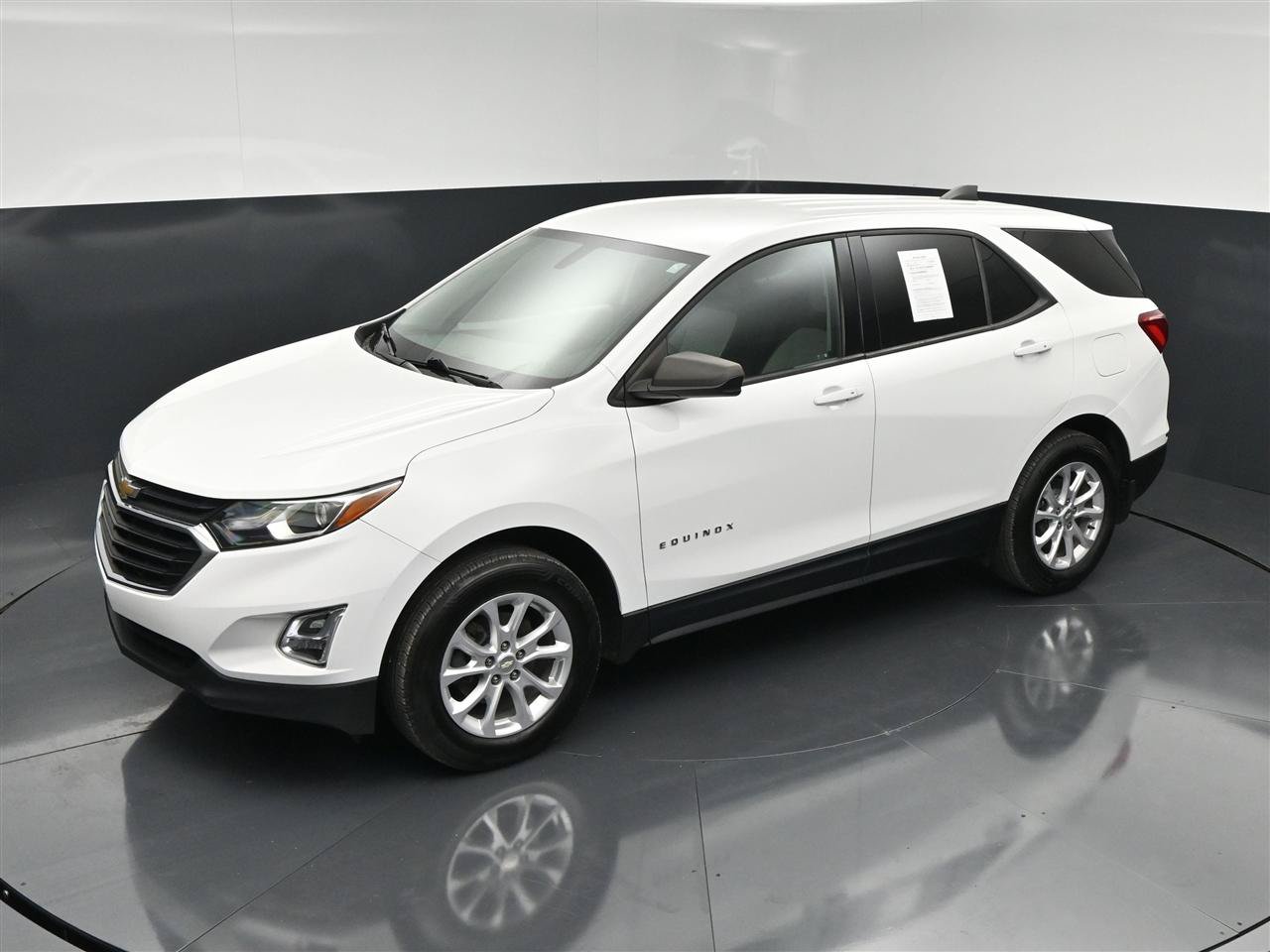 Used 2019 Chevrolet Equinox LS w/ LS Convenience Package AWD/4WD image 19