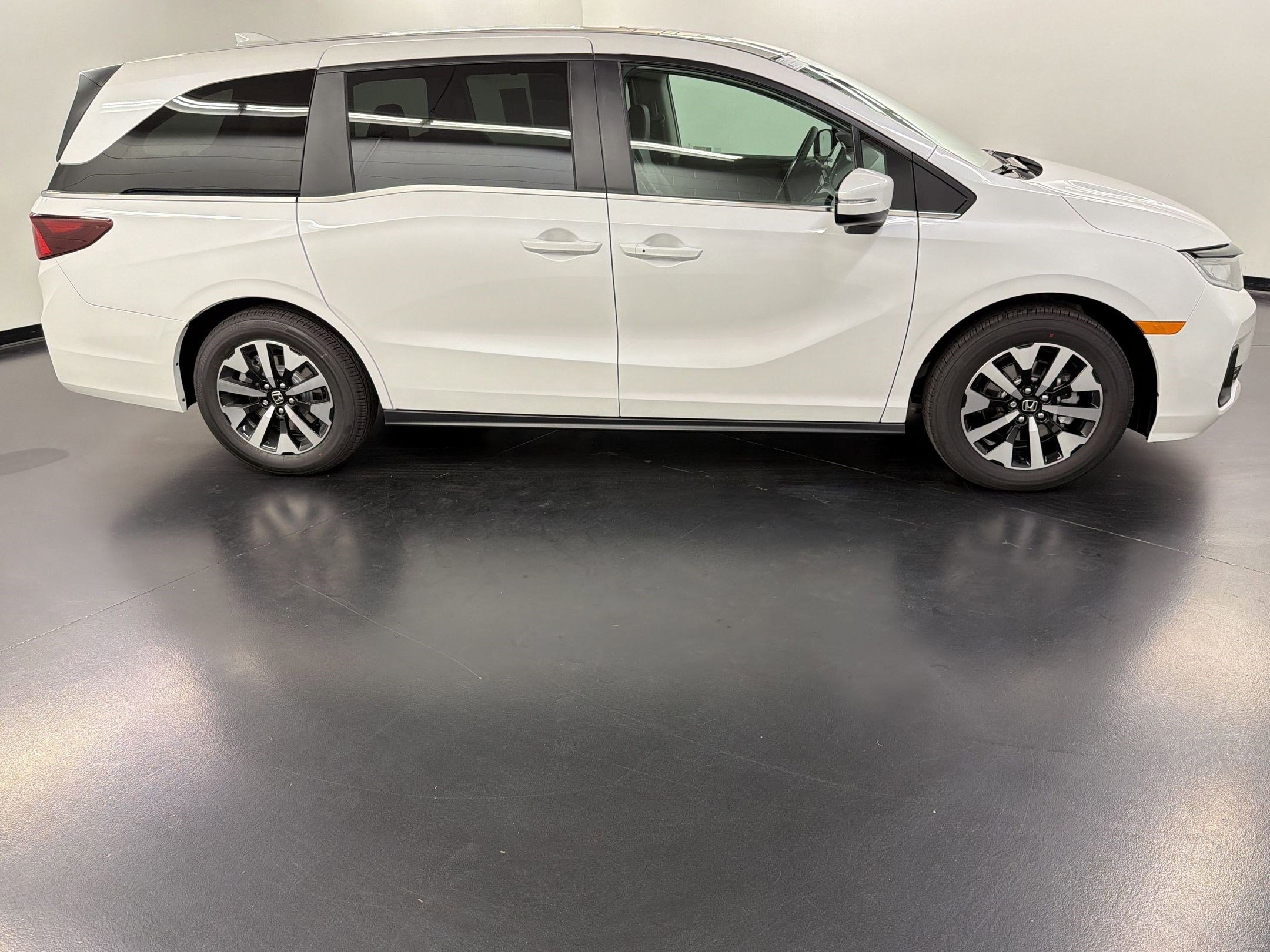 New 2026 Honda Odyssey EX-L image 8