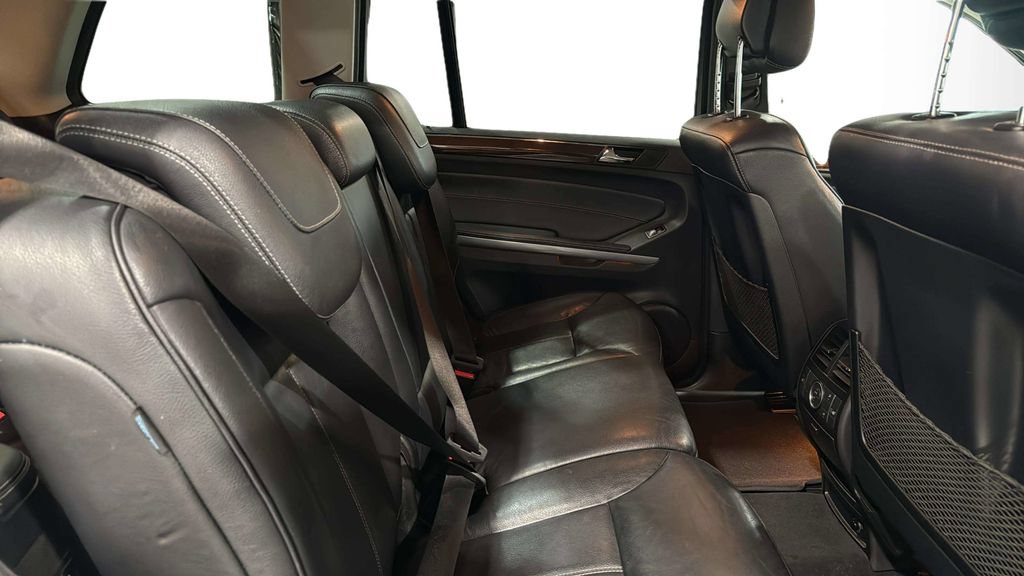 Used 2012 Mercedes-Benz GL 320 BlueTEC 4MATIC image 16
