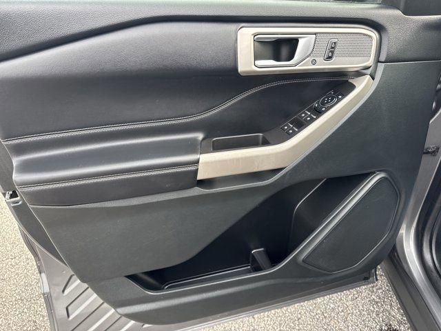 Used 2024 Ford Explorer Limited RWD image 17