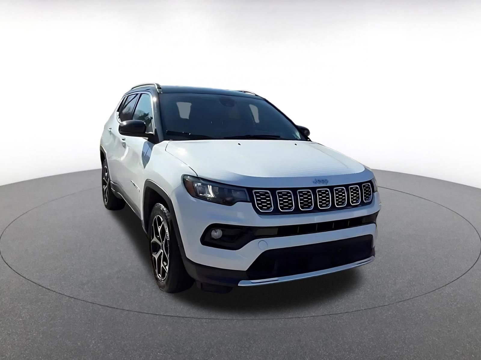 Used 2025 Jeep Compass Limited image 3