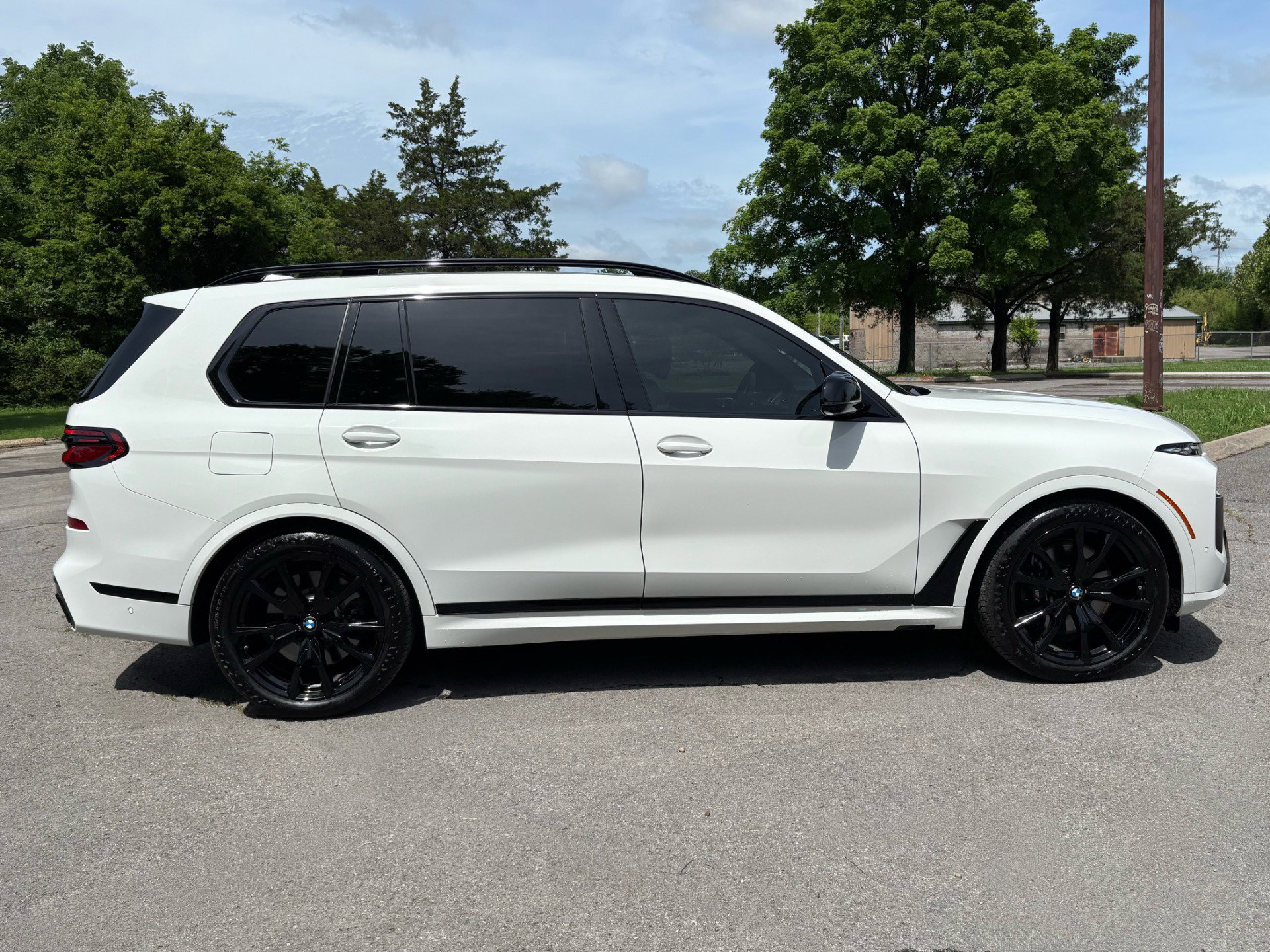 Used 2025 BMW X7 M60i AWD/4WD image 8