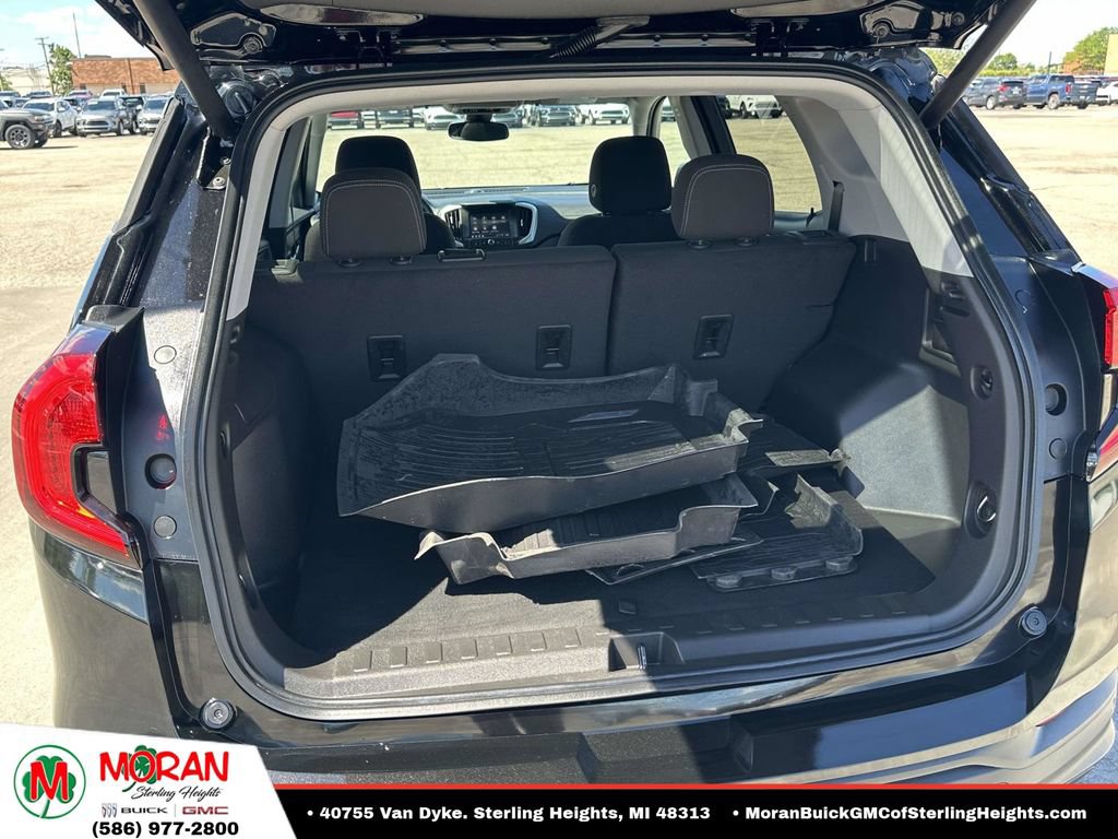 Used 2023 GMC Terrain SLE w/ Driver Convenience Package FWD image 10