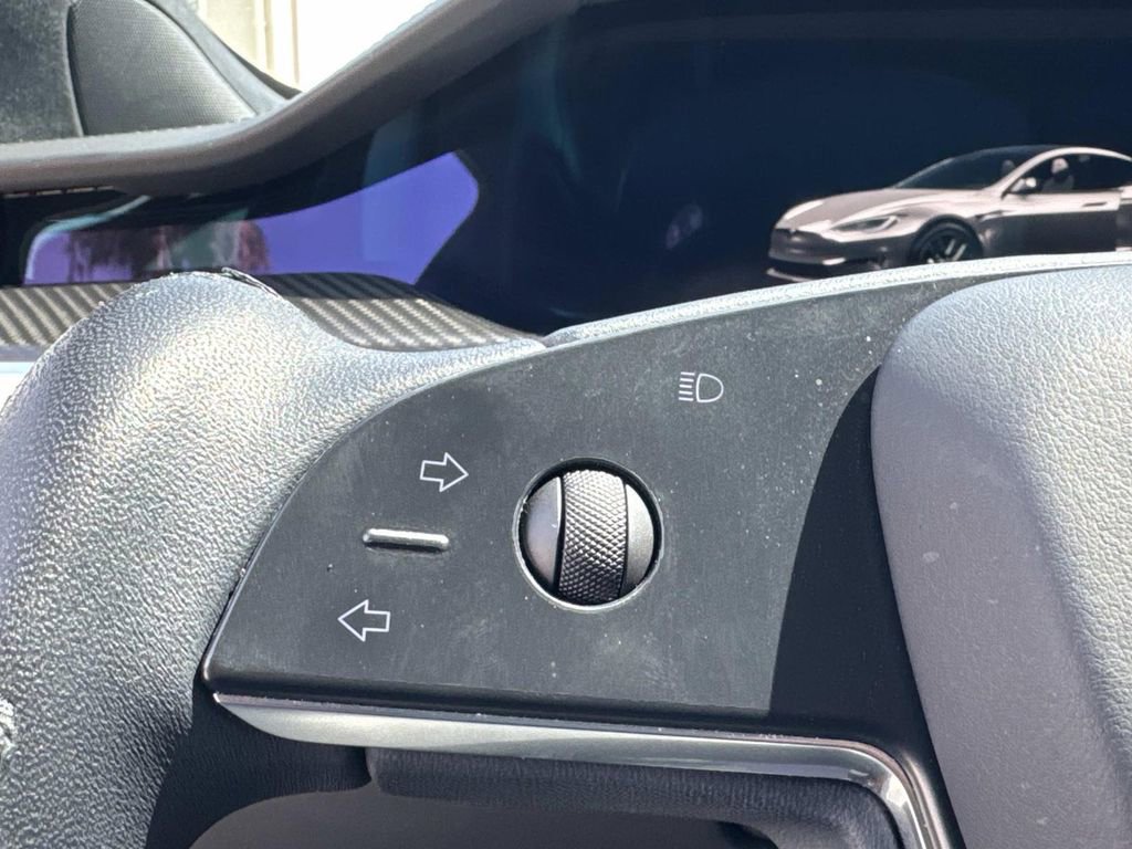 Used 2022 Tesla Model S Plaid image 18