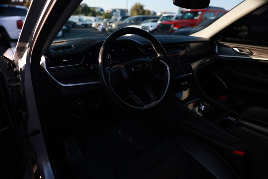 Used 2021 Jeep Grand Cherokee L Limited RWD image 15
