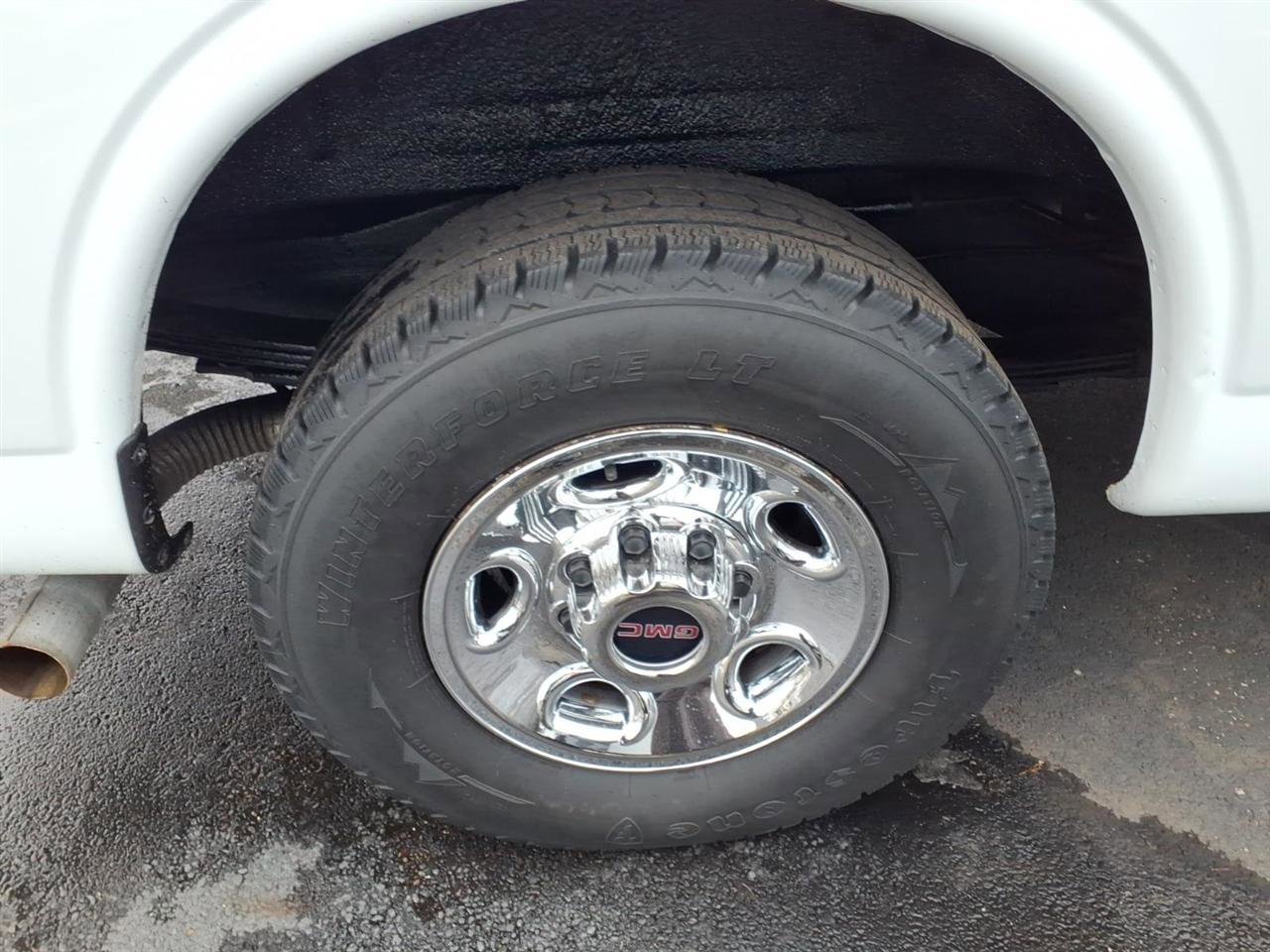 Used 2015 GMC Savana 2500 RWD image 19